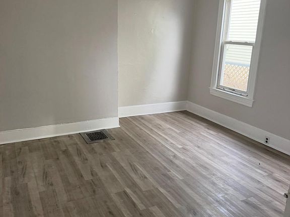 4th image of 223 S 4th St