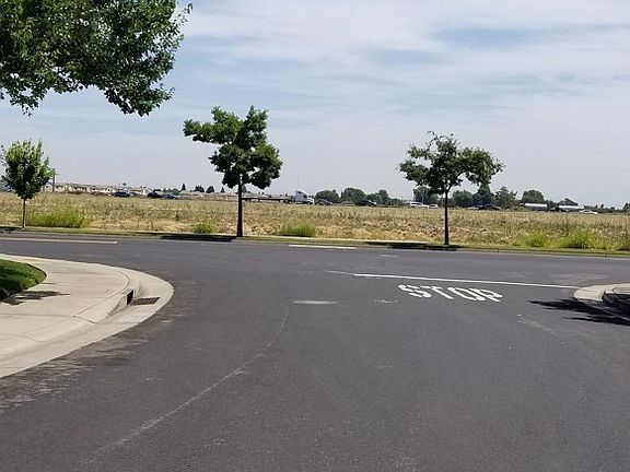 4th image of 443 Dragonfly Cir