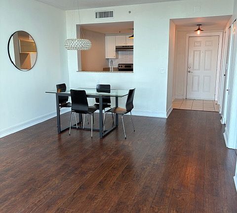 4th image of 117 NW 42nd Ave APT 1509