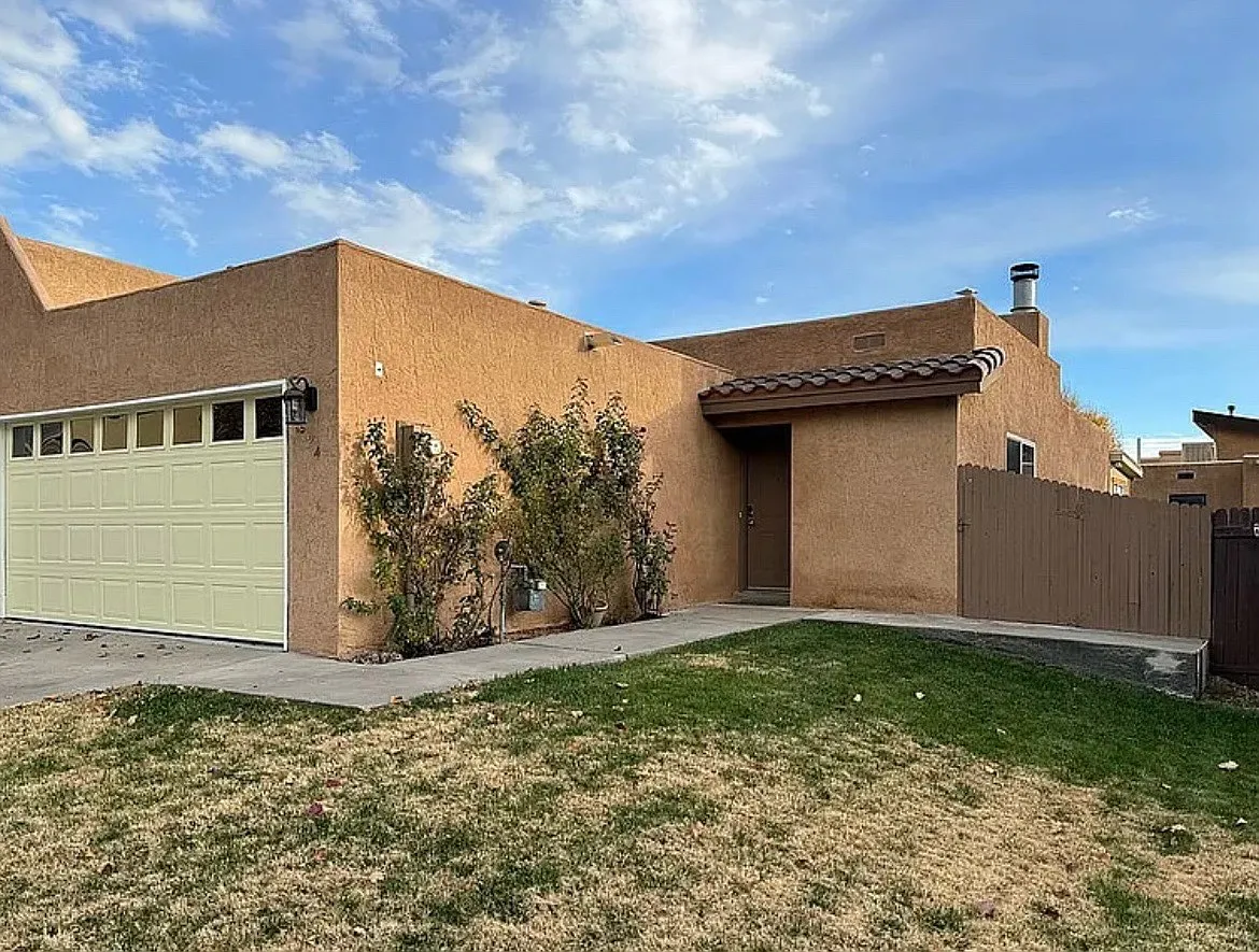 2 bed, 1025 sqft, $2,500 — Photo 1