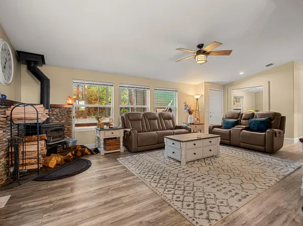 19051 Pine Dr, Pioneer, CA 95666