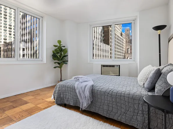 230 West 55th Street image 6 of 15