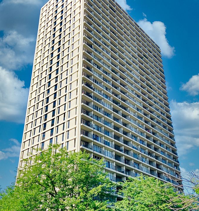 1st image of 1960 N Lincoln Ave #608