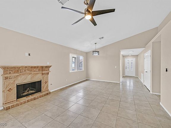5th image of 5820 Royal Castle Ln