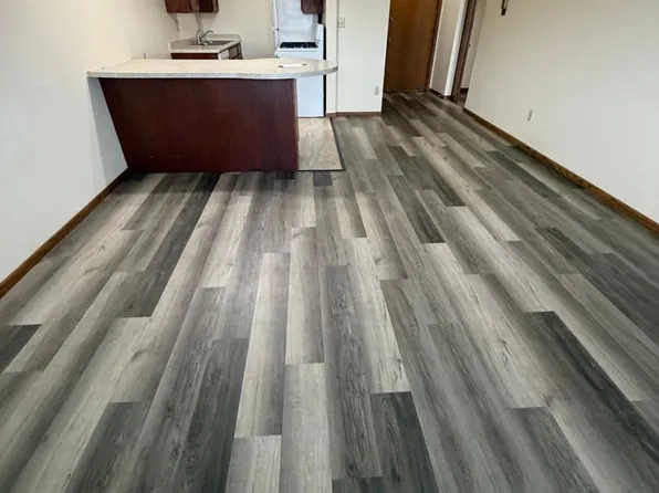 Eastwood Manor Apartments, 1532 10th St SE APT 5B, Rochester, MN 55904