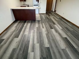 Eastwood Manor Apartments, 1 beds  1.0 baths (650 sqft)