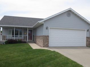 823 Amy Cir, Carroll, IA 51401