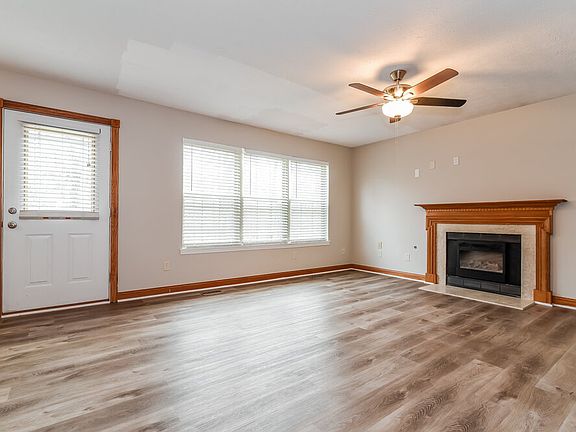 4th image of 5957 Oakcrest Dr