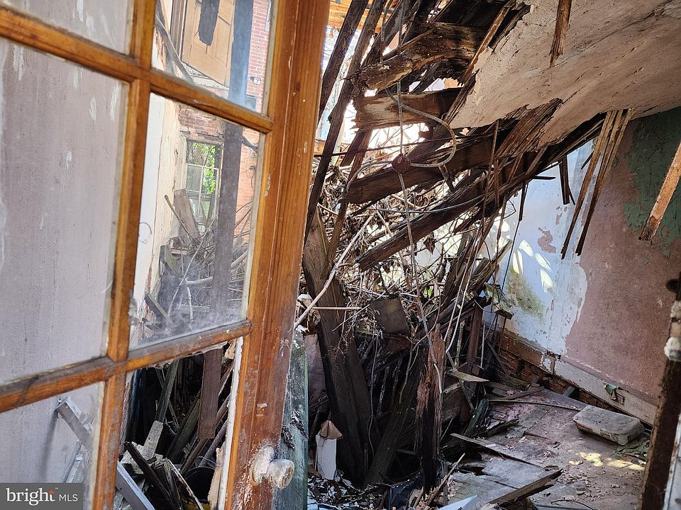 2nd image of 1825 W Lanvale St