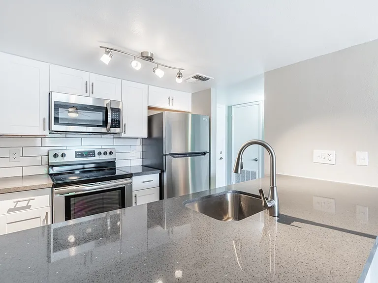 1325 W Guadalupe Rd — Photo 14