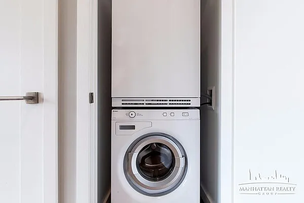 Rented by Manhattan Realty Group | media 13