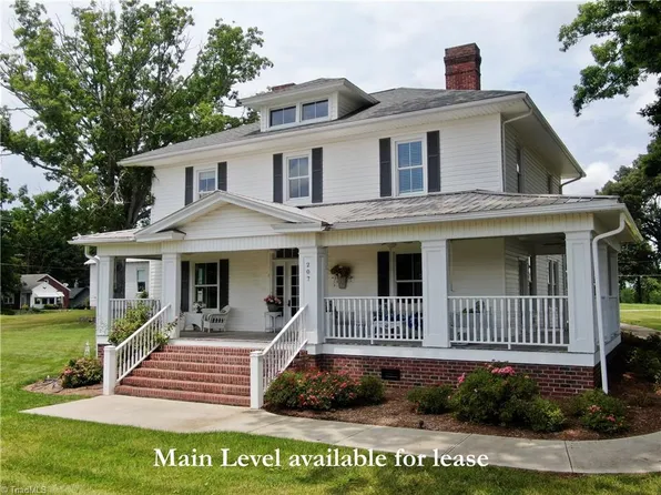 207 W Main St #B, Pilot Mountain, NC 27041