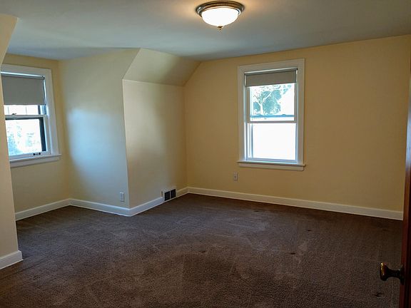 4th image of 119 Wilson Ave