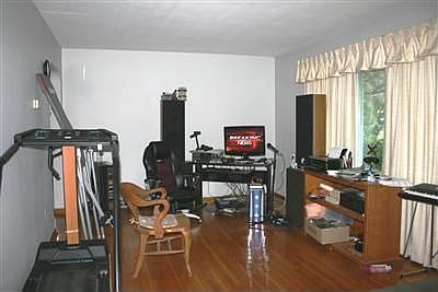3rd image of 1308 Blueberry Hill Dr