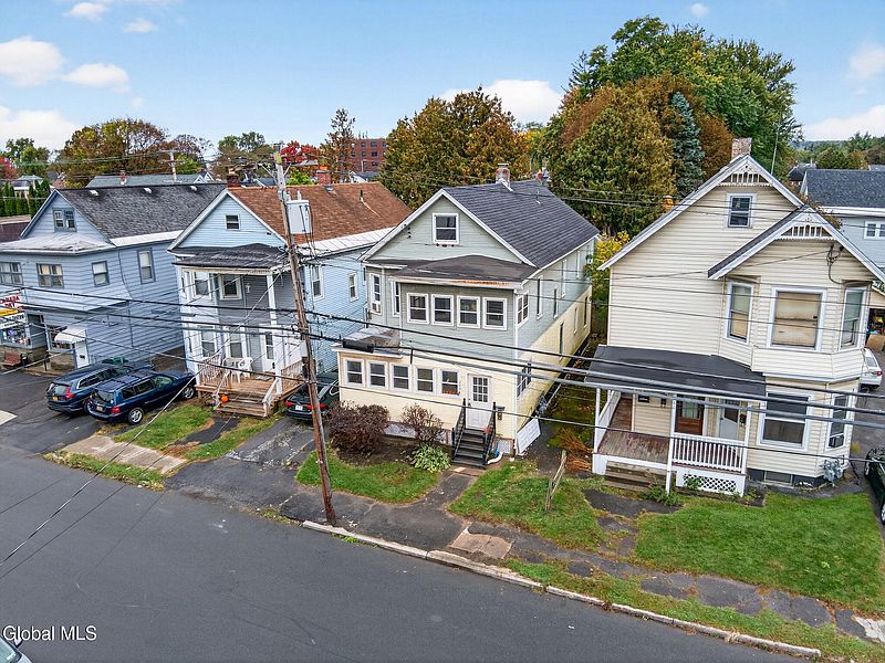 2nd image of 205 Vley Road