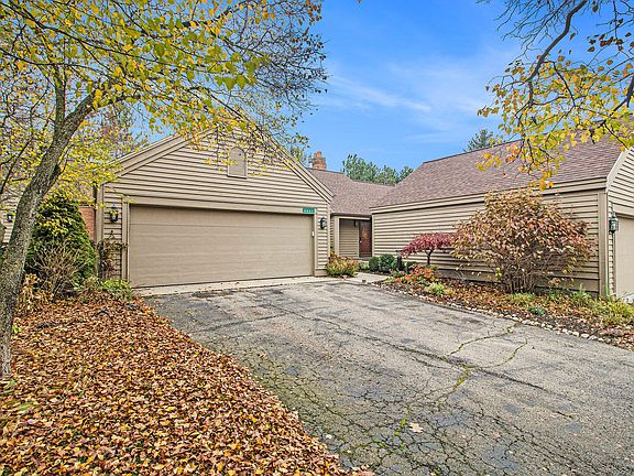 3rd image of 6663 Waybridge Dr SE
