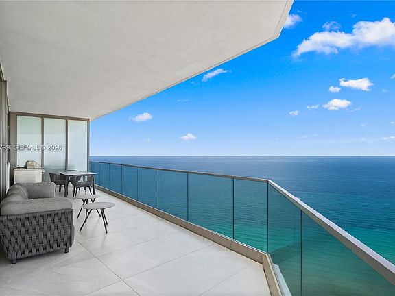 4th image of 18975 Collins Ave Unit 3204