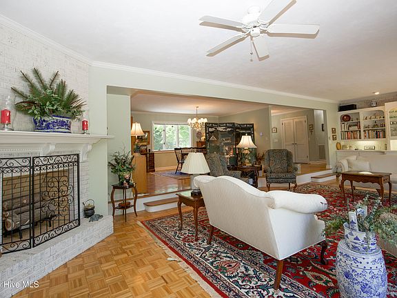5th image of 6 Pine Tree Terrace