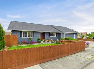 1700 Greenfield Pl, Fortuna, CA 95540