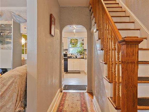 3rd image of 5714 Waldron St
