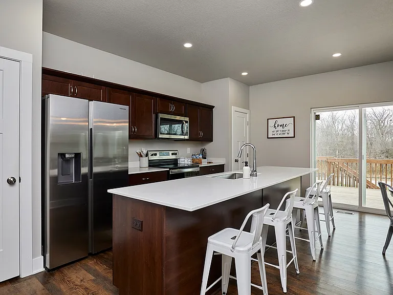 2109 Ammann Dr — Photo 3