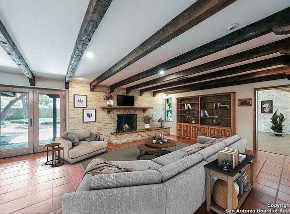 2nd image of 106 Sir Arthur Ct