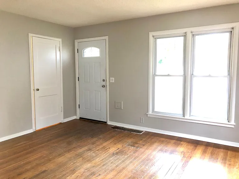 3851 Quail Ave N — Photo 2