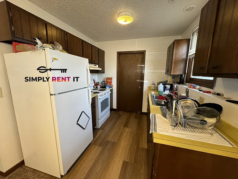 209 E 6th St #104 — Photo 9