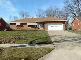 880 Belwood Dr, Highland Heights, OH 44143