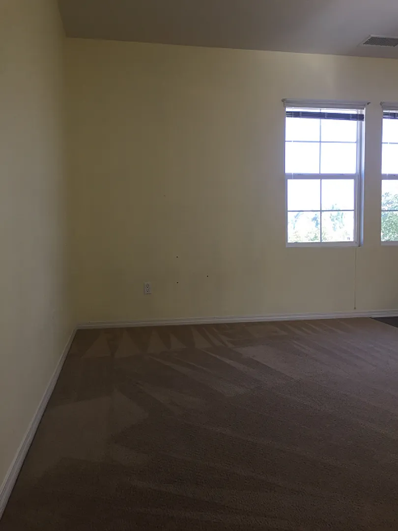 Oxnard - Studio in The Collection — Photo 4