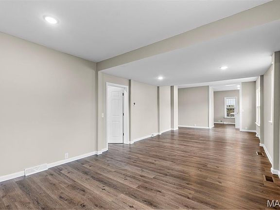 2nd image of 404 E Center St