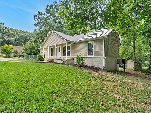 2nd image of 298 Golfview Dr NE