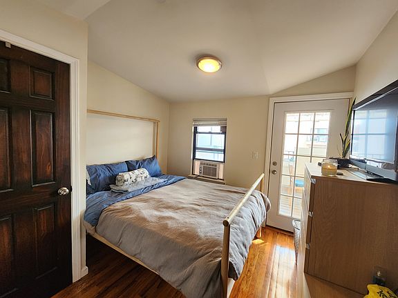 4th image of 25-52 31st St #3