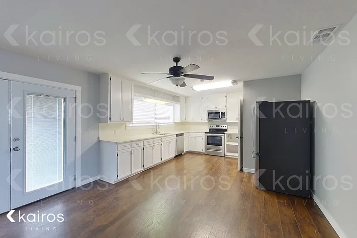4417 Brown Ave — Photo 9