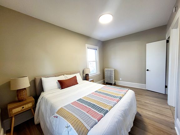 5th image of 2308 Glenwood Ave #3