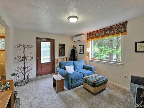 3rd image of 533 Wildwood Dr