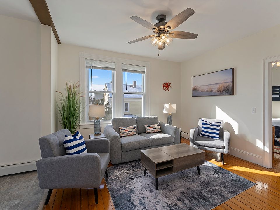 1st image of 15 Narragansett Ave #B
