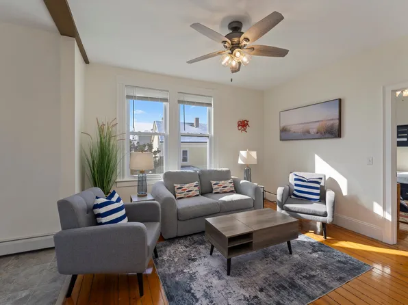 15 Narragansett Ave #B, Newport, RI 02840