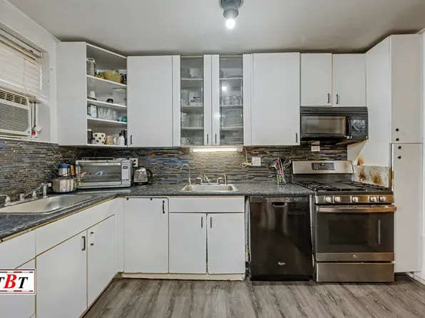 870 East 16th Street image 7 of 28