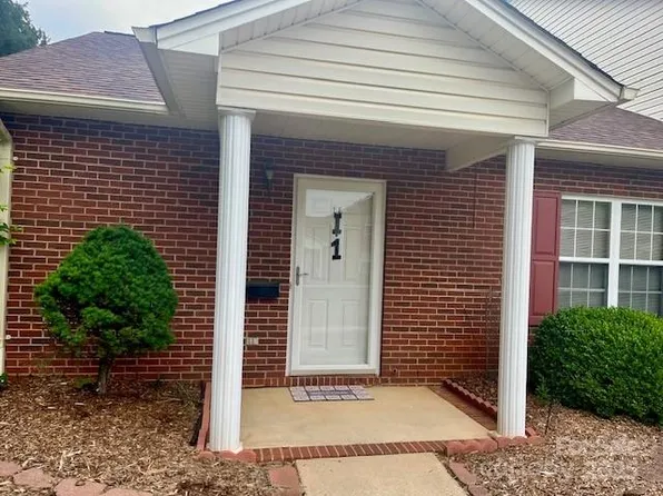 102 Brandywine Dr NE APT I1, Conover, NC 28613