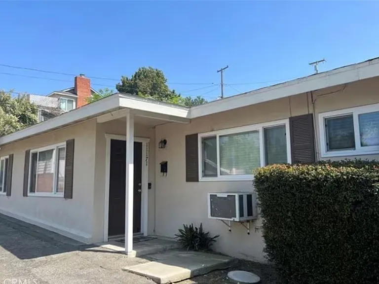 11171 San Mateo Dr — Photo 2