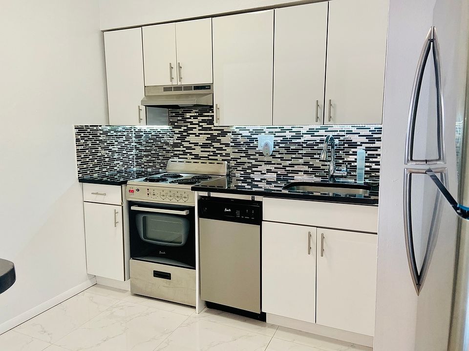 1st image of 12-10 Astoria Park S #6E
