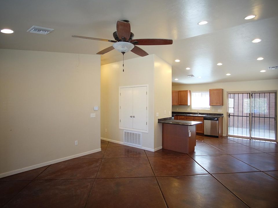 1st image of 540 E Elm St #2