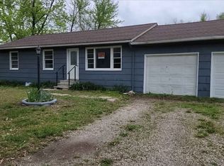 3855 43rd St, Meriden, KS 66512