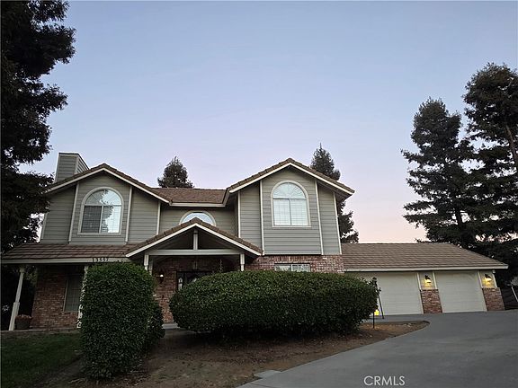 3rd image of 13557 Pineridge Ct