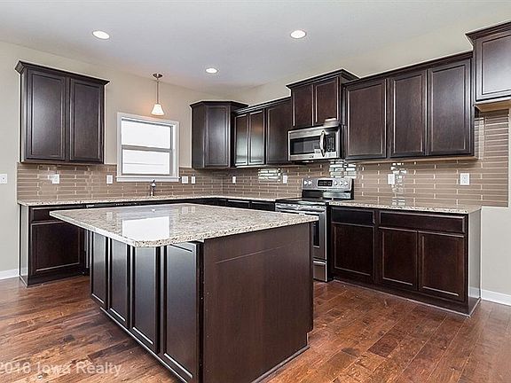 3rd image of 1600 S Warrior Ln