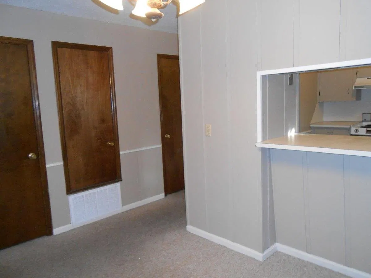 2 bed, 1.5 bath, 1400 sqft, $930 — Photo 4