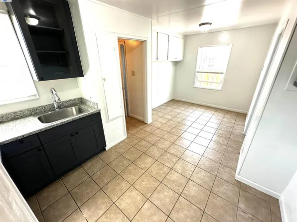 11133 Acalanes Dr, Oakland, CA 94603