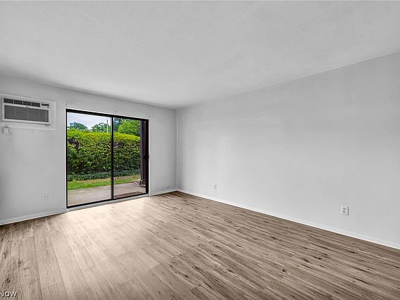 5th image of 23855 David Dr Unit 117