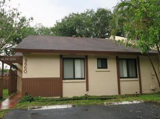 9660 NW 15th Ct, Pembroke Pines, FL 33024